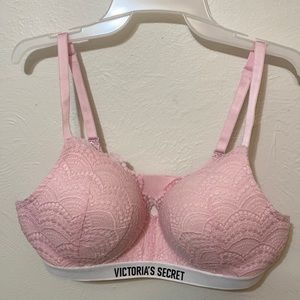 Victoria’s Secret pink bra 38D